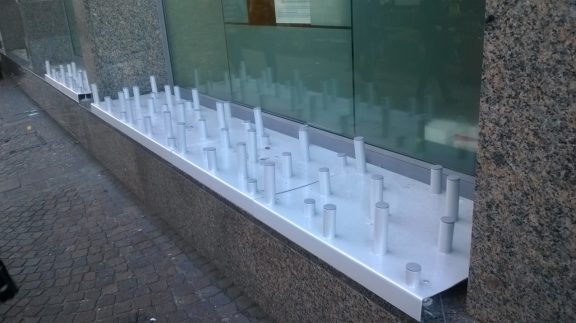 Veille  Annecy résolument contre la misère.