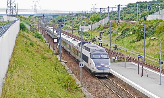 Veille  Réforme de la SNCF (1) : premiers tirs de barrage médiatiques
