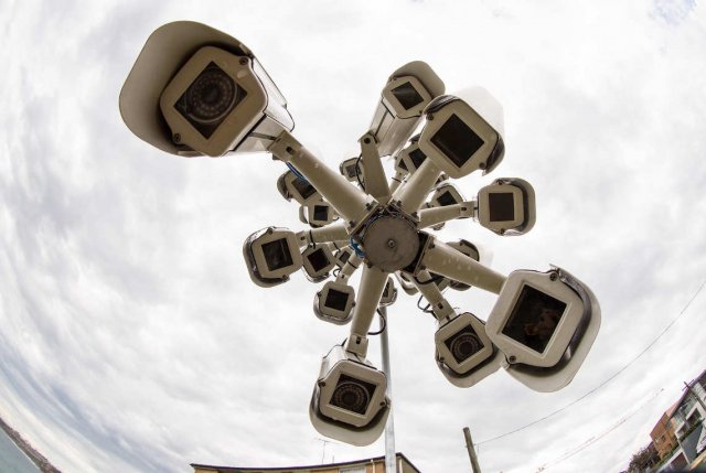 Veille  L’industrie de la surveillance, grande gagnante de la pandémie ?