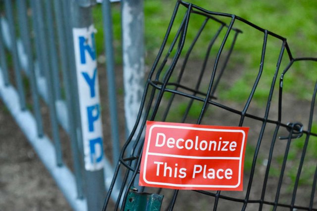 Veille   La décolonialité au cœur des débats : de quoi parle-t-on ?